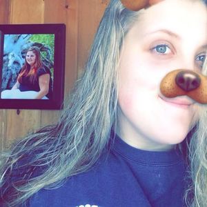 Meet your Posher, Olivia